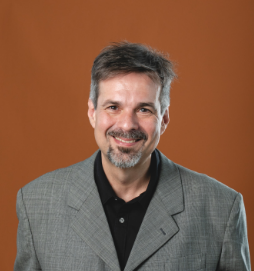 Dr. Marcelo Neubauer