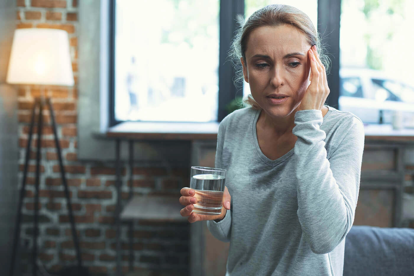 Imagem do post Sabia que a dor de cabeça pode diminuir na menopausa?